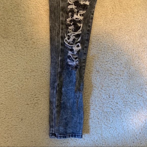 BLACK RIPPED ACID WASH JEANS - Picture 4 of 8